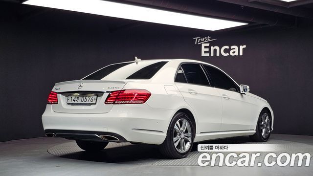 Mercedes-Benz E-Class (W212) E220 Bluetec Avantgarde 2016 — фото 2