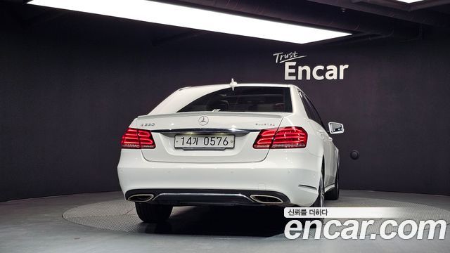 Mercedes-Benz E-Class (W212) E220 Bluetec Avantgarde 2016 — фото 4