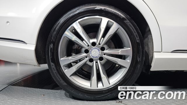 Mercedes-Benz E-Class (W212) E220 Bluetec Avantgarde 2016 — фото 5