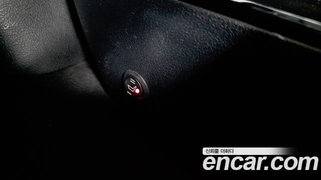 Toyota Prius (IV) 1.8 E 2017 — фото 16