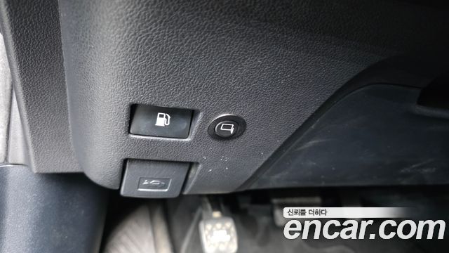 Toyota Prius (IV) 1.8 E 2017 — фото 17