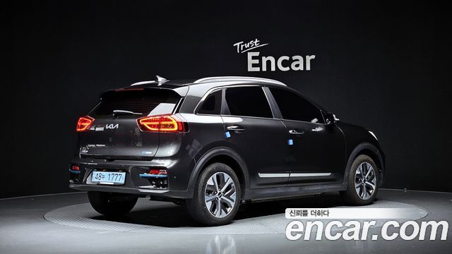 Kia Niro EV Noblesse 2022 — фото 2
