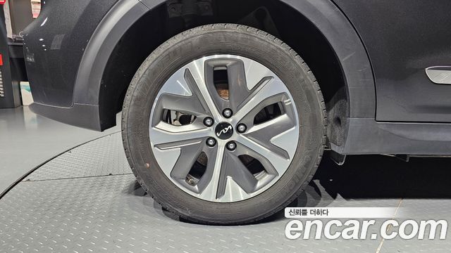 Kia Niro EV Noblesse 2022 — фото 5