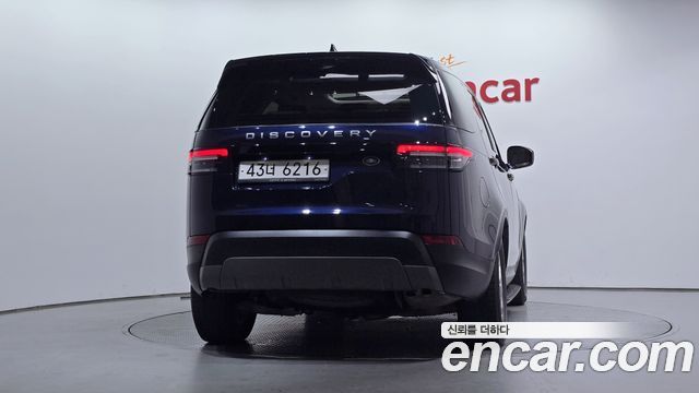 Land Rover Discovery 5 2.0 SD4 SE 2018 — фото 4