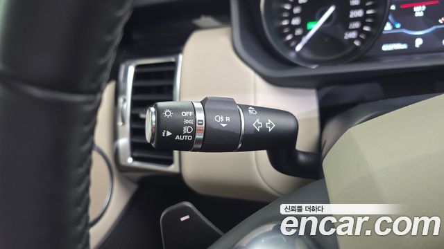 Land Rover Discovery 5 2.0 SD4 SE 2018 — фото 18