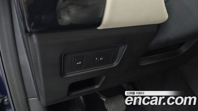 Land Rover Discovery 5 2.0 SD4 SE 2018 — фото 20
