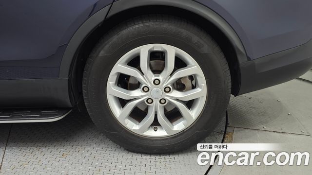 Land Rover Discovery 5 2.0 SD4 SE 2018 — фото 21