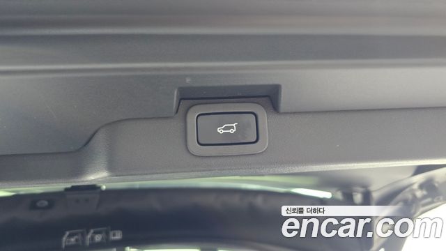 Land Rover Discovery 5 2.0 SD4 SE 2018 — фото 31