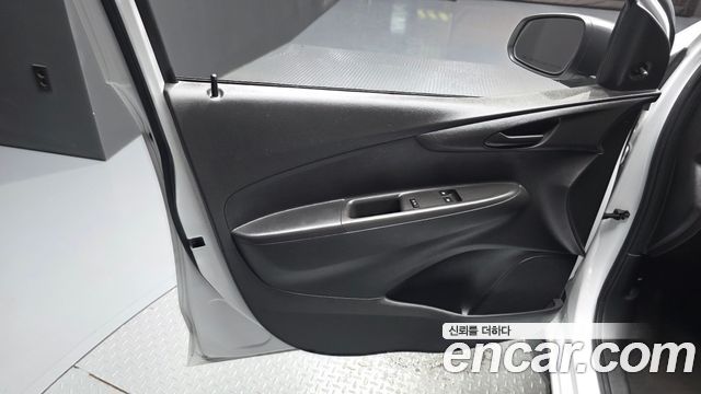 Chevrolet Spark Van 2020 — фото 24