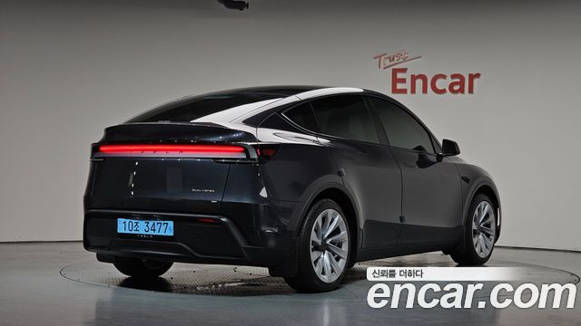 Tesla Model Y Long Range AWD 2025 — фото 2