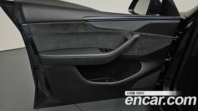 Tesla Model Y Long Range AWD 2025 — фото 24