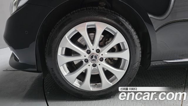 Mercedes-Benz E-Class (W213) E220d 4MATIC Exclusive 2020 — фото 5