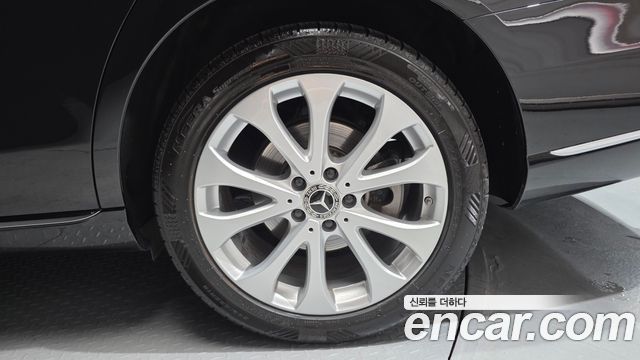 Mercedes-Benz E-Class (W213) E220d 4MATIC Exclusive 2020 — фото 27