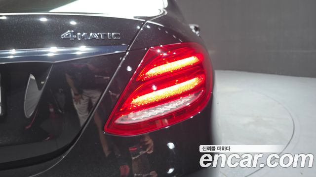 Mercedes-Benz E-Class (W213) E220d 4MATIC Exclusive 2020 — фото 29