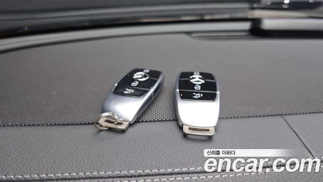 Mercedes-Benz E-Class (W213) E220d 4MATIC Exclusive 2020 — фото 38