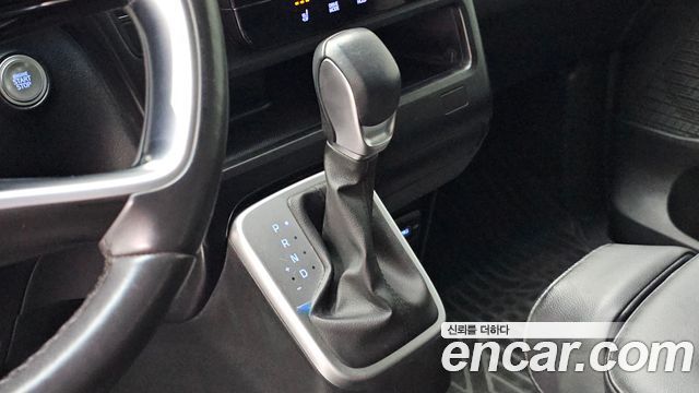 Hyundai Staria L3.5 Tourer 9-Seater Modern 2023 — фото 9