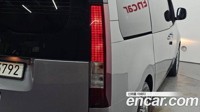 Hyundai Staria L3.5 Tourer 9-Seater Modern 2023 — фото 23