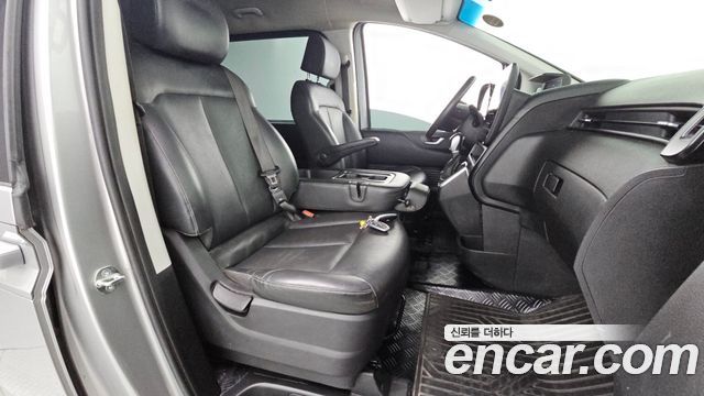 Hyundai Staria L3.5 Tourer 9-Seater Modern 2023 — фото 26