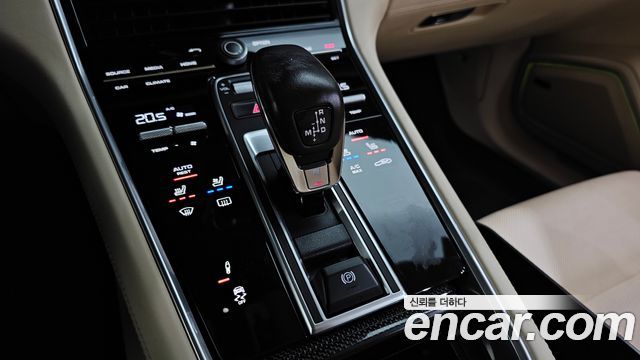 Porsche Panamera (971) 3.0 AWD 2018 — фото 9