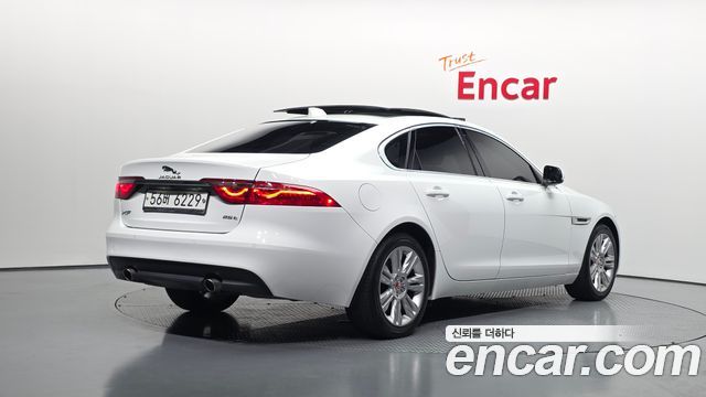 Jaguar XF (X260) 25t Portfolio 2018 — фото 2