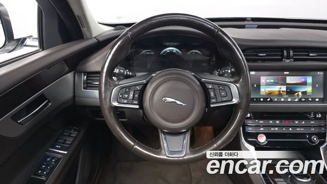 Jaguar XF (X260) 25t Portfolio 2018 — фото 13