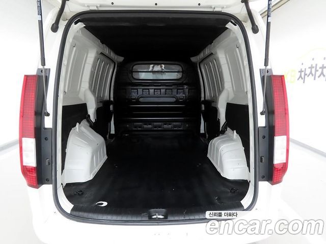 Hyundai Staria Cargo 3-Seater Smart 2022 — фото 5