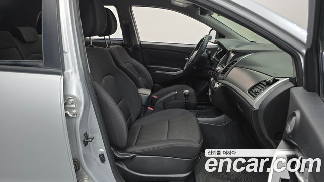 KG Mobility (SsangYong) Korando C 2.0 CVS 2WD Deluxe 2015 — фото 26