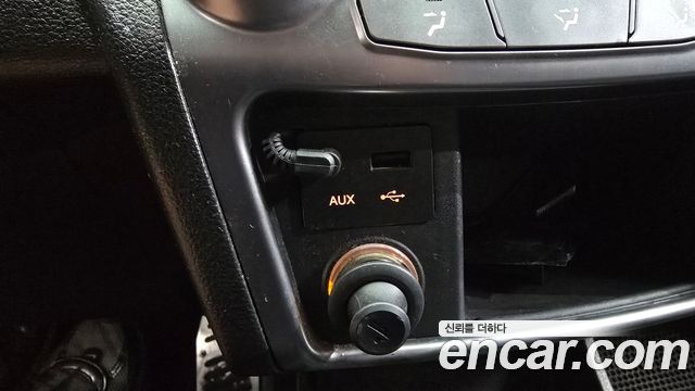 KG Mobility (SsangYong) Korando C 2.0 CVS 2WD Deluxe 2015 — фото 27