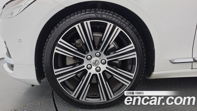 Volvo S90 B6 AWD Ultimate Bright 2023 — фото 5