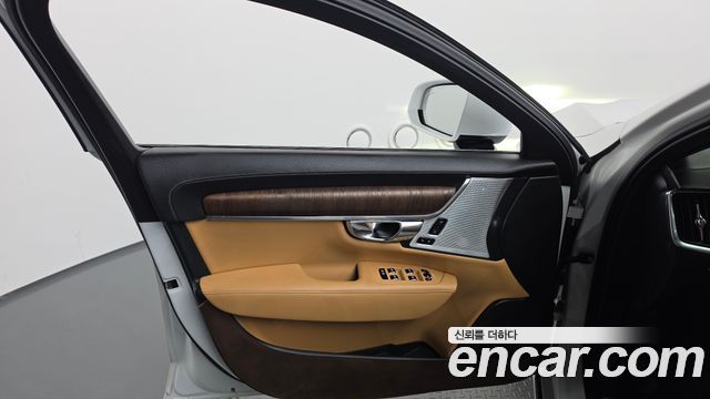 Volvo S90 B6 AWD Ultimate Bright 2023 — фото 24
