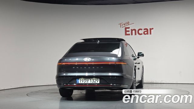 Hyundai Grandeur Hybrid (GN7) Calligraphy 2023 — фото 4