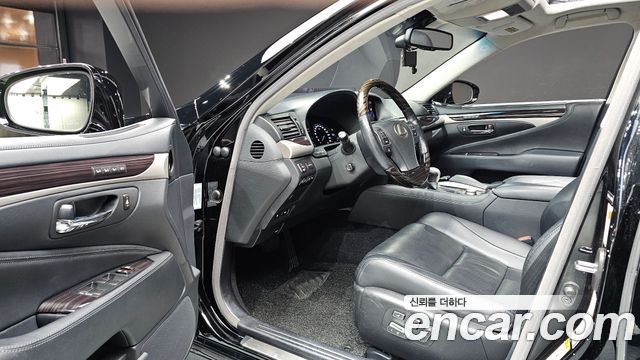 Lexus LS460 AWD XF40 2015 — фото 10