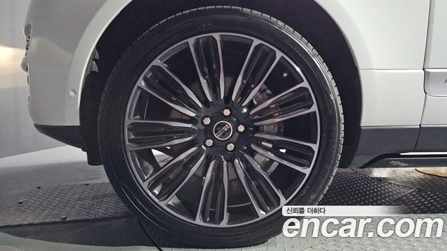 Land Rover Range Rover (IV) 4.4 SDV8 AB LWB DIESEL 2016 — фото 5