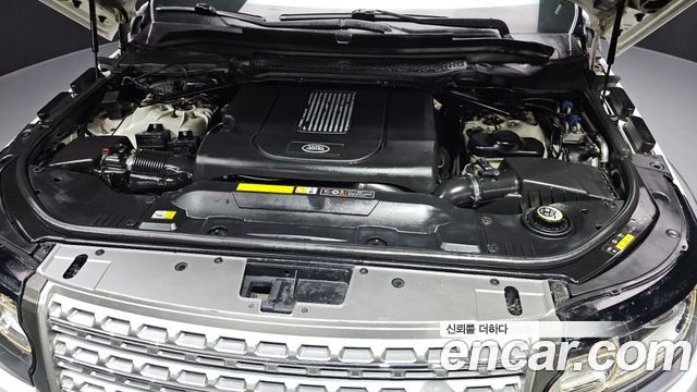 Land Rover Range Rover (IV) 4.4 SDV8 AB LWB DIESEL 2016 — фото 6