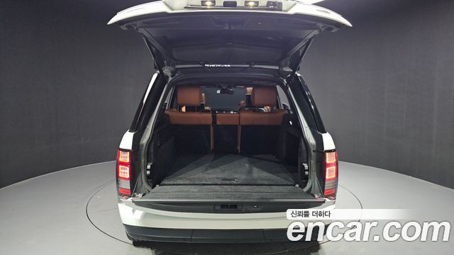 Land Rover Range Rover (IV) 4.4 SDV8 AB LWB DIESEL 2016 — фото 20