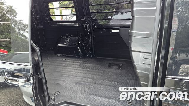 Hyundai Staria Cargo 3-Seater Modern 2023 — фото 12