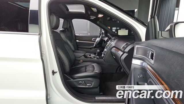 Ford Explorer 2.3 Limited 4WD 5th 2018 — фото 12