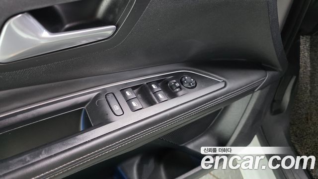 Peugeot 5008 (II) 1.6 BlueHDi Allure 2018 — фото 33