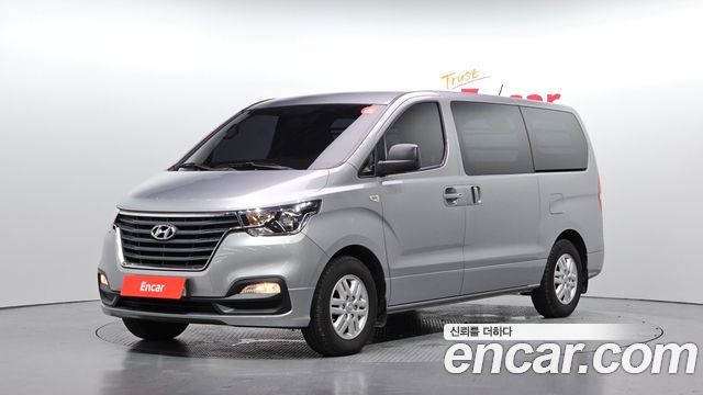 Hyundai Grand Starex Van 3-Seater Smart 2019 — фото 1