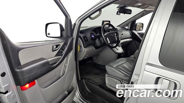 Hyundai Grand Starex Van 3-Seater Smart 2019 — фото 10