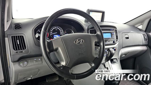 Hyundai Grand Starex Van 3-Seater Smart 2019 — фото 13