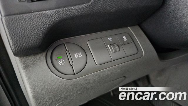 Hyundai Grand Starex Van 3-Seater Smart 2019 — фото 15