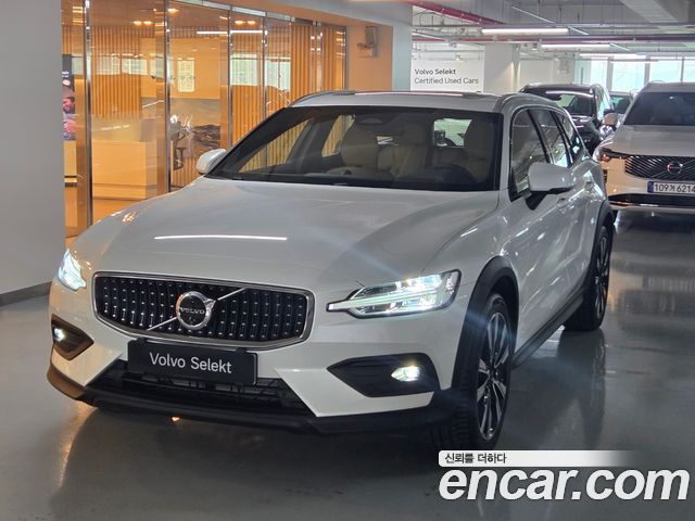 Volvo V60 Cross Country (II) B5 Ultra AWD