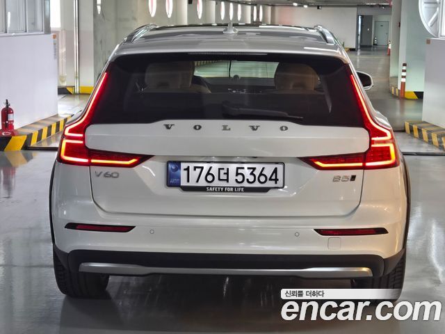 Volvo V60 Cross Country (II) B5 Ultra AWD 2026 — фото 4