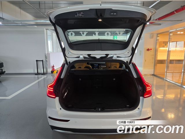 Volvo V60 Cross Country (II) B5 Ultra AWD 2026 — фото 6