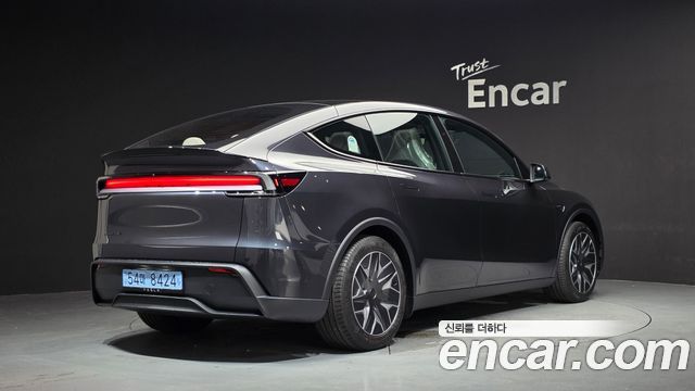 Tesla Model Y L Long Range AWD 2026 — фото 2