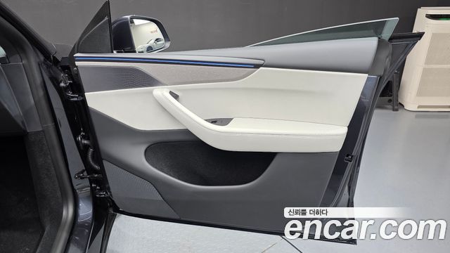 Tesla Model Y L Long Range AWD 2026 — фото 25