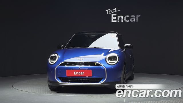 MINI Cooper Electric (IV) SE Favoured 2024 — фото 3