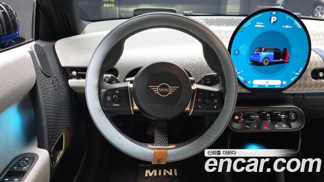 MINI Cooper Electric (IV) SE Favoured 2024 — фото 16