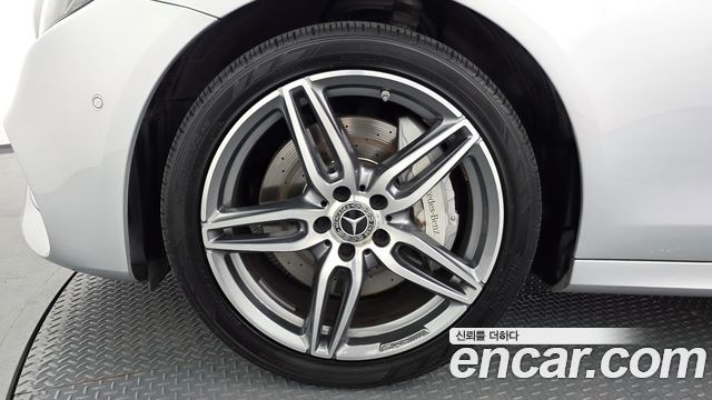 Mercedes-Benz E-Class (W213) E300 AMG Line 2019 — фото 5